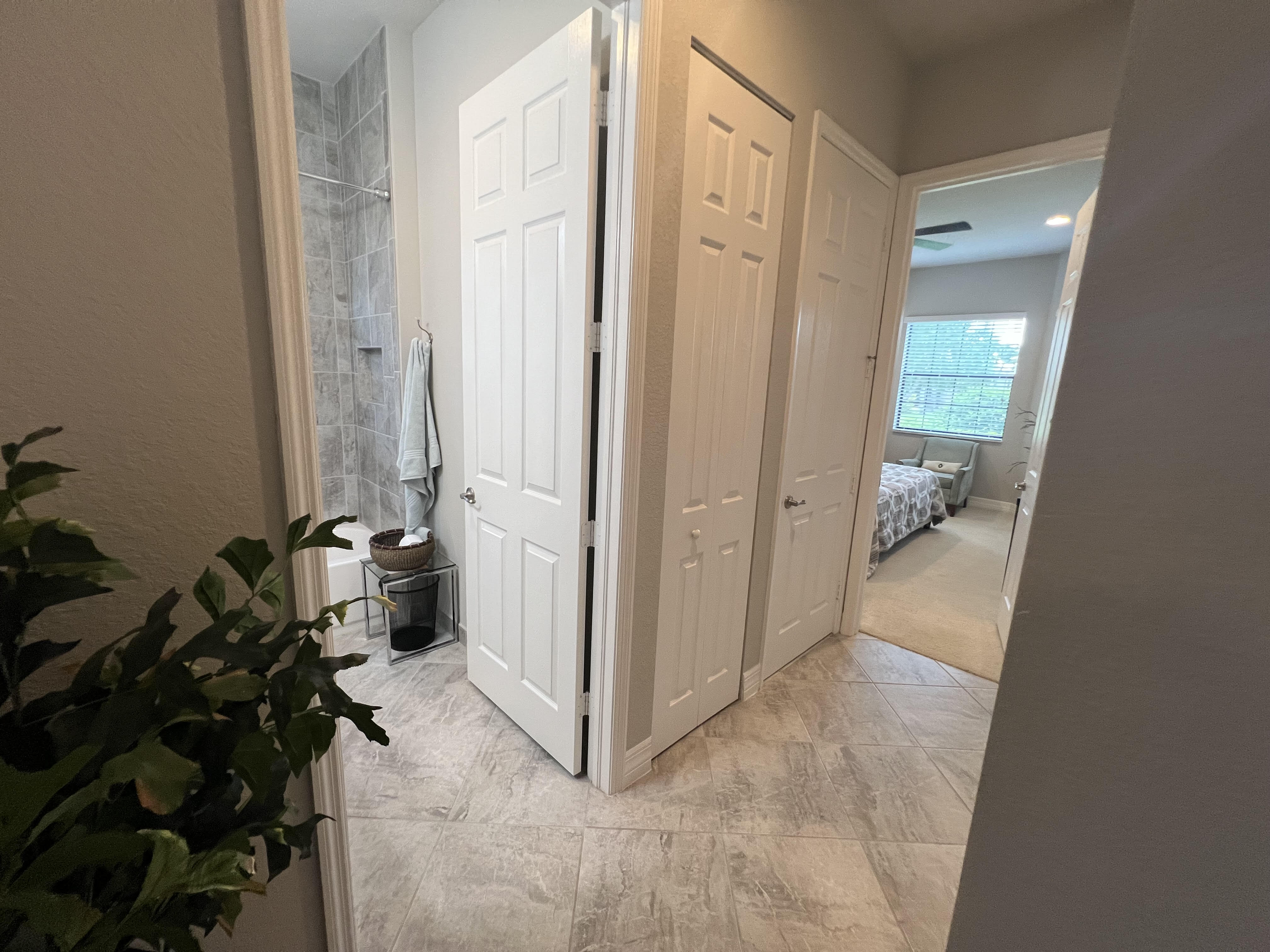 11624 Stonecreek Cir  photo 6