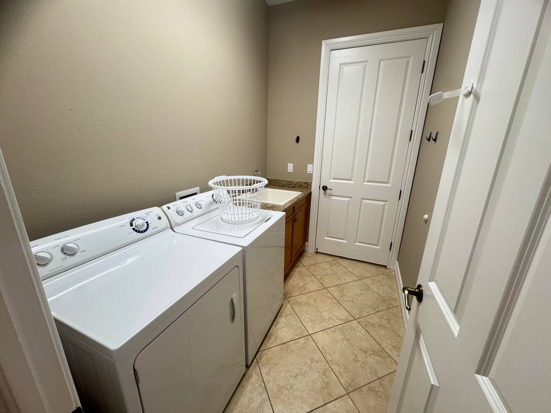 11848 Rosalinda Ct  photo 20