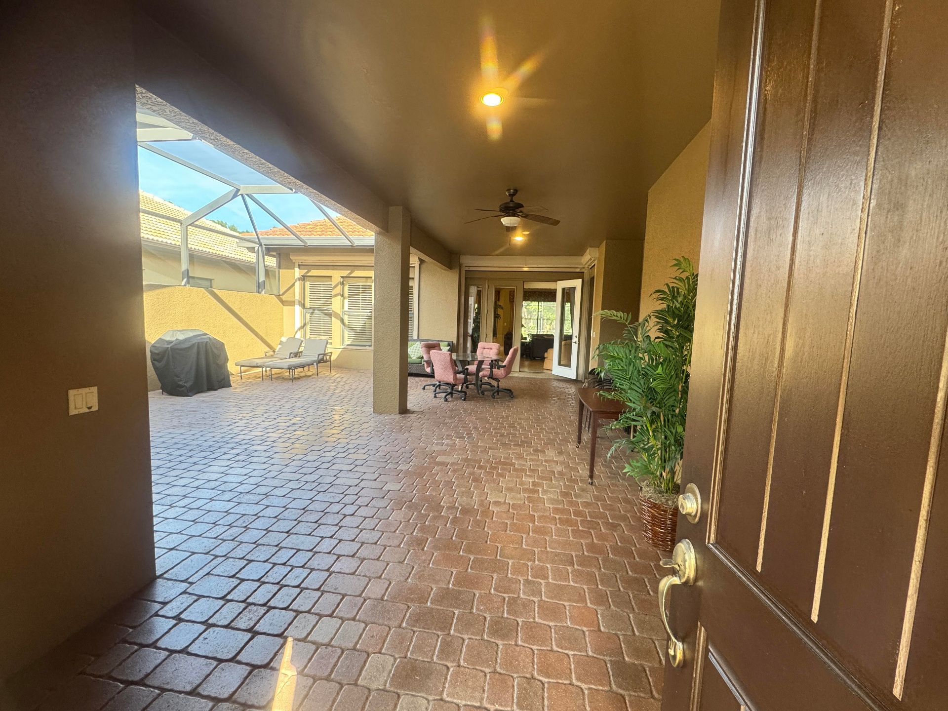 11848 Rosalinda Ct  photo 2